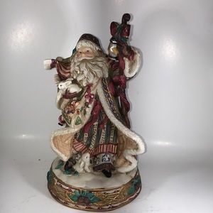 Santa figurine with musical tune